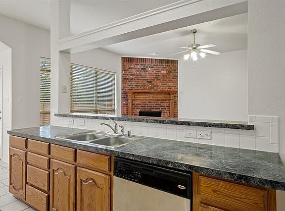 5th image of 15821 Bull Run Dr