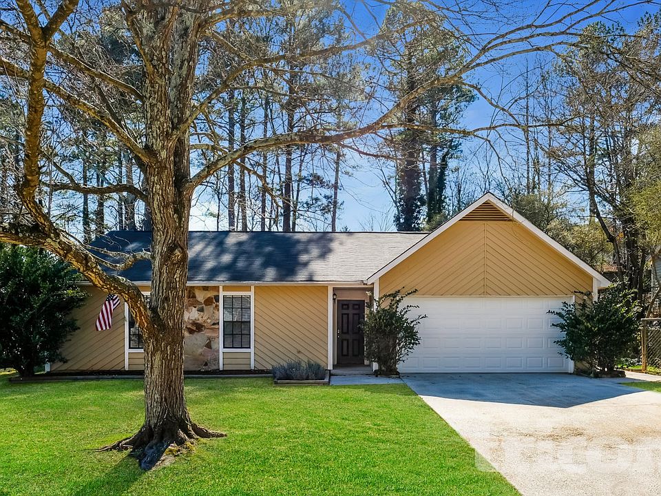 1st image of 2543 Mistletoe Ln