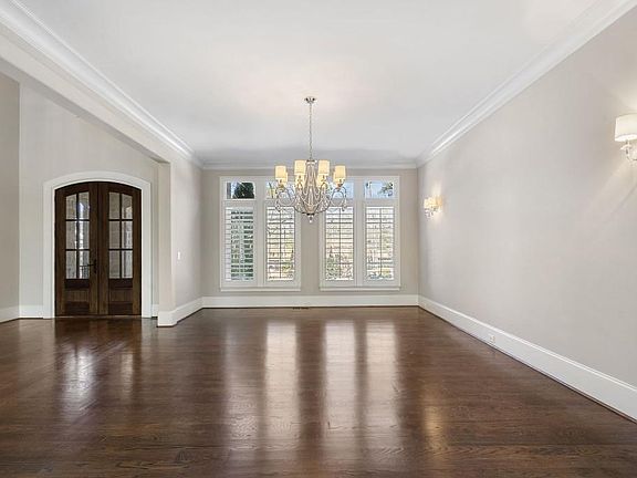 4th image of 22 Mount Paran Rd