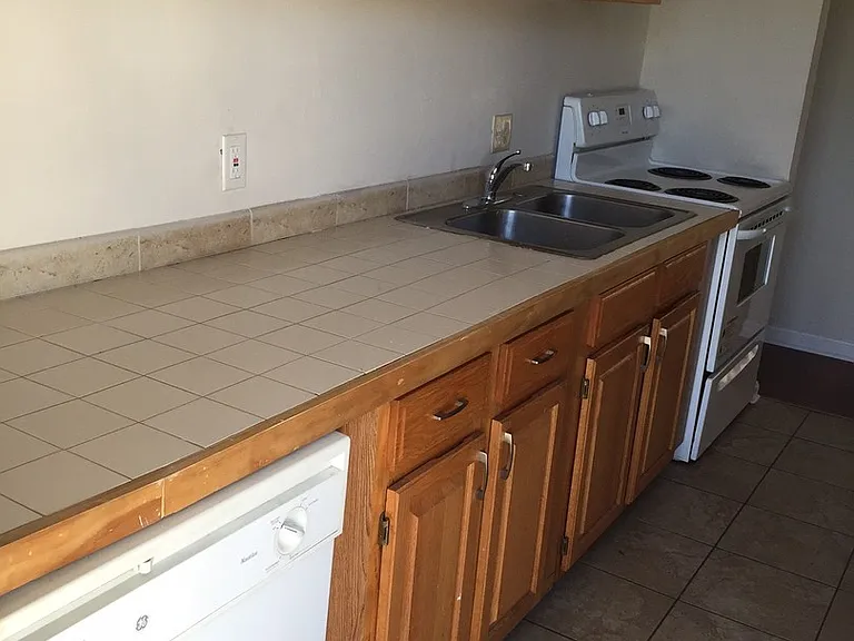 724 River St — Photo 2