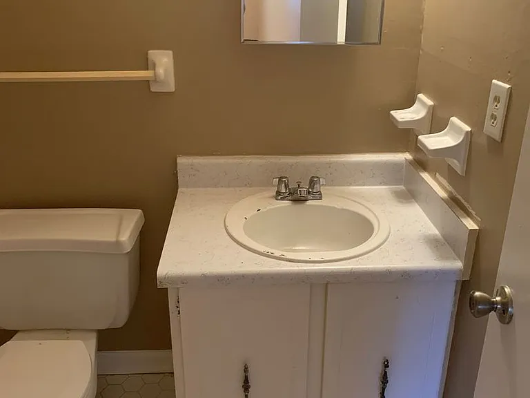 6240 Macon Rd — Photo 10