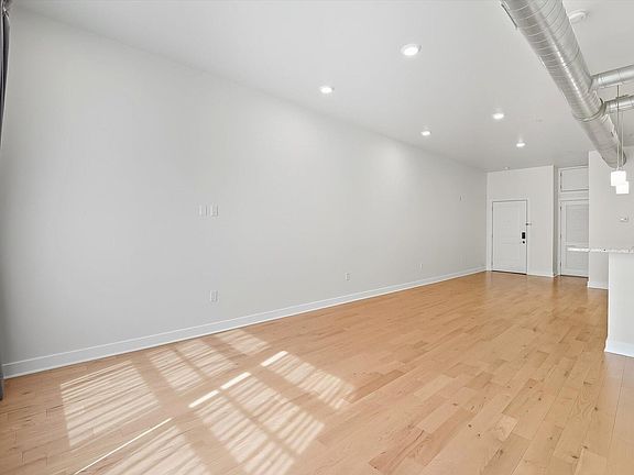 5th image of 251 Newark Ave #2C