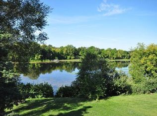 16675 Terrey Pine Dr, Eden Prairie, MN 55347