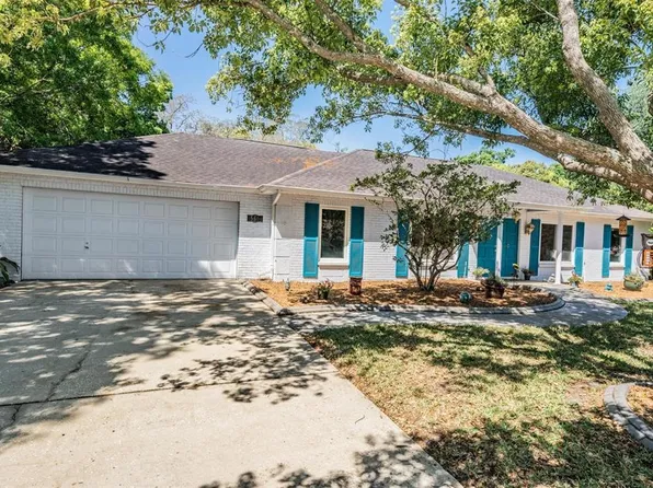 15604 Woodway Dr, Tampa, FL 33613