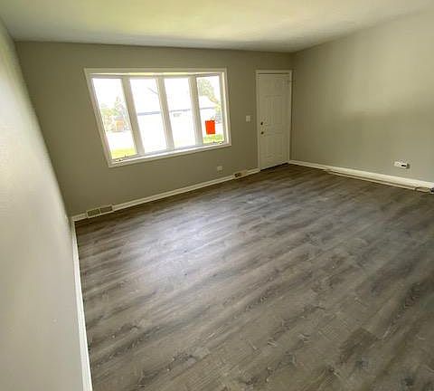 Living Room view from side entrance