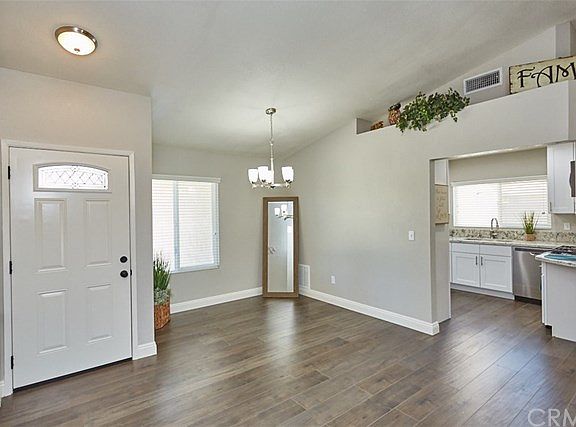 4th image of 15381 Kimball St