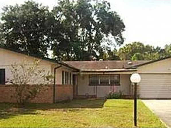 6 Spring Lake Pl, Ocala, FL 34472