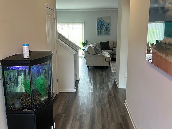 4th image of 290 Hamilton Pointe Dr