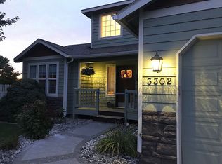 3302 Mount Saint Helens Ct, West Richland, WA 99353