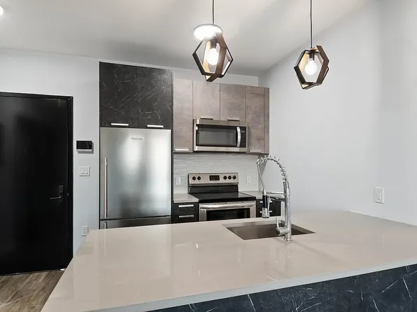 2765 East 15th Street 2B image 1 of 9