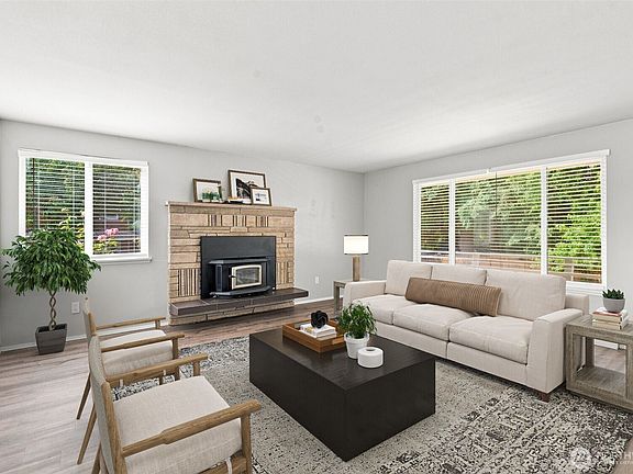 4th image of 3221 Quatermass Avenue NE