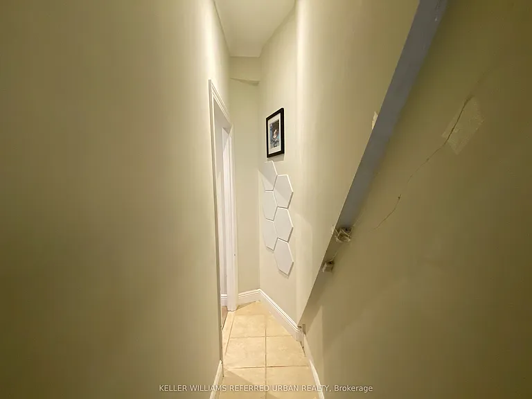 429 Ossington Ave #MAIN — Photo 11