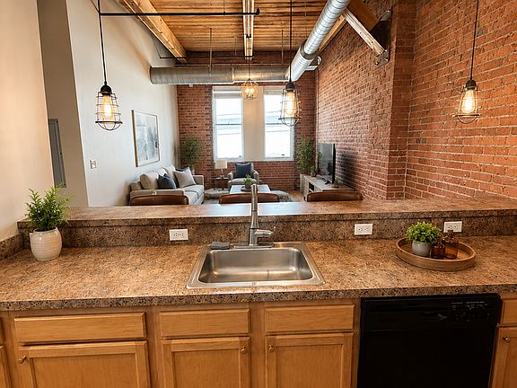 4th image of 2820 Detroit Ave APT 102