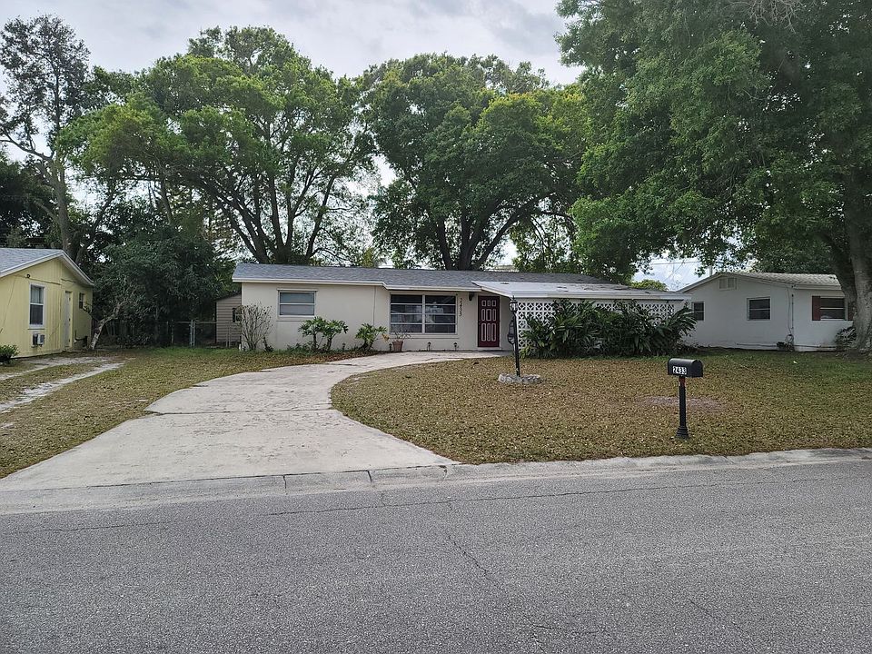 1st image of 2433 1st Pl SW