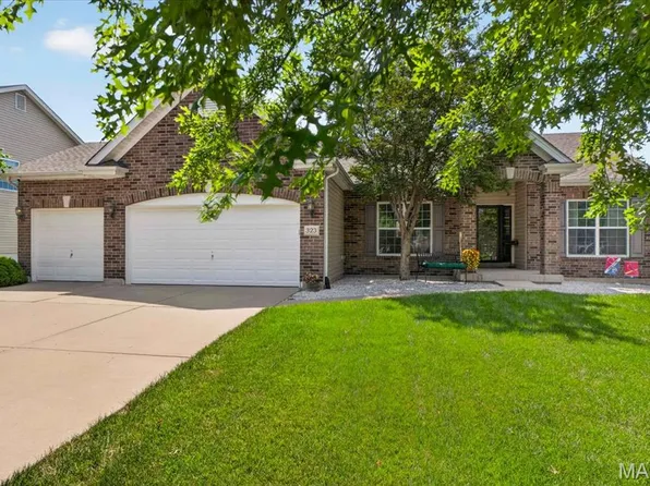323 Mason Glen Dr, Lake Saint Louis, MO 63367