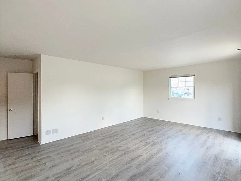 Malaga Villa Apartments — Photo 4