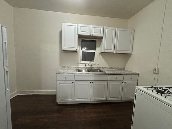 2nd image of 138 S Westmoreland Ave APT 410