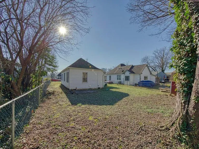 1619 Lawson Ave — Photo 20