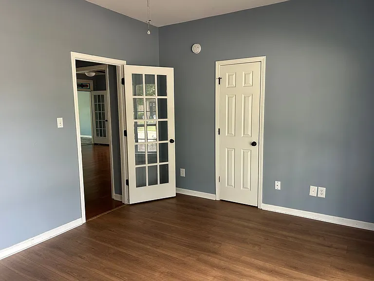 236 Chadwick Ln — Photo 11