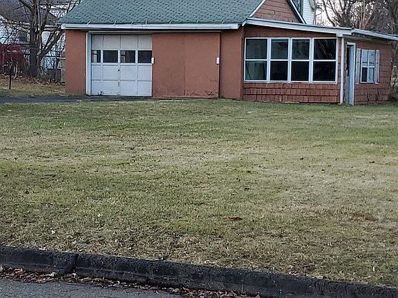 4th image of 322 Lounsbury Ave