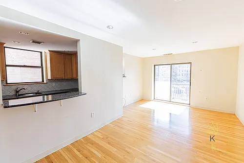 96 Gainsborough St Photo 1