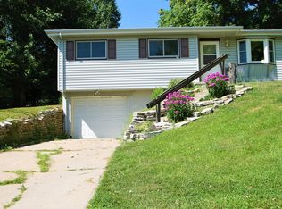 9230 Grand Ave, Omaha, NE 68134