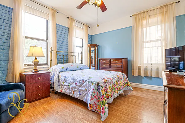 Sold by Dorsa Group | media 9