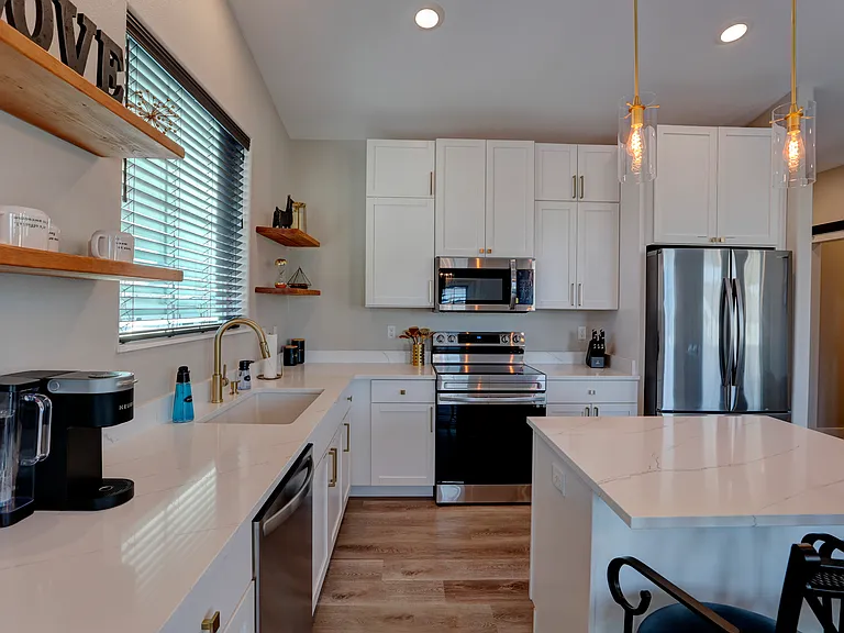 855 Lincoln Dr — Photo 11