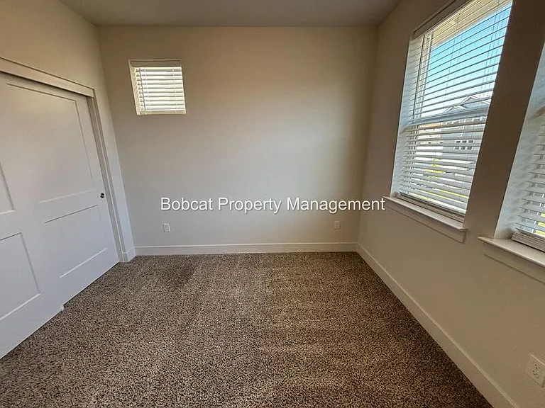 1287 Grove St — Photo 40