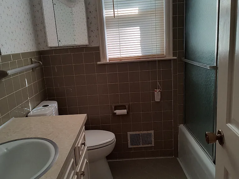 458 Tomahawk Dr #A — Photo 2