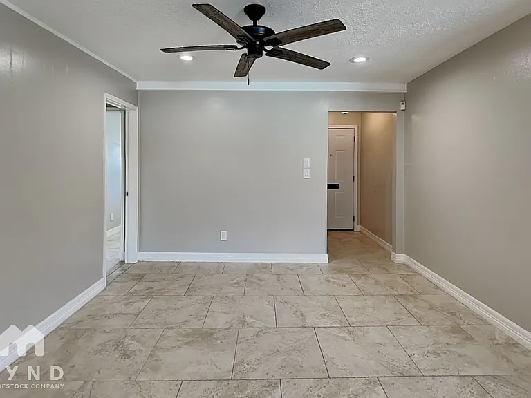 10503 Kirkdale Dr — Photo 3