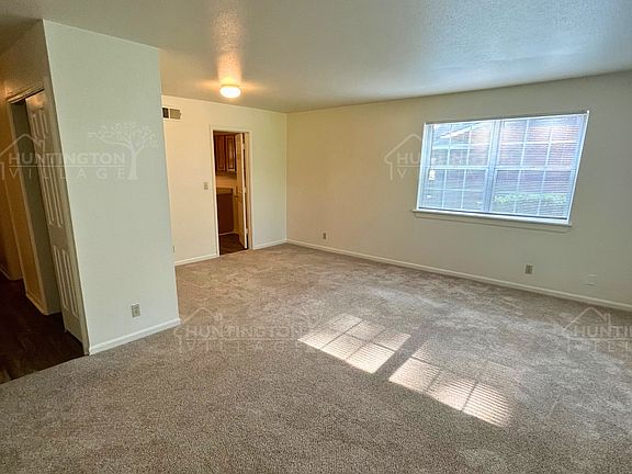 2nd image of 900 Olmstead St