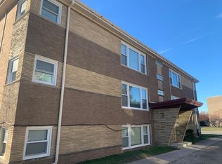 9821 S Pulaski Rd #1E, Evergreen Park, IL 60805
