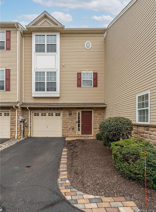 1st image of 7330 Pioneer Dr