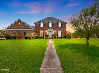 1006 Oak Lake Dr, Breaux Bridge, LA 70517