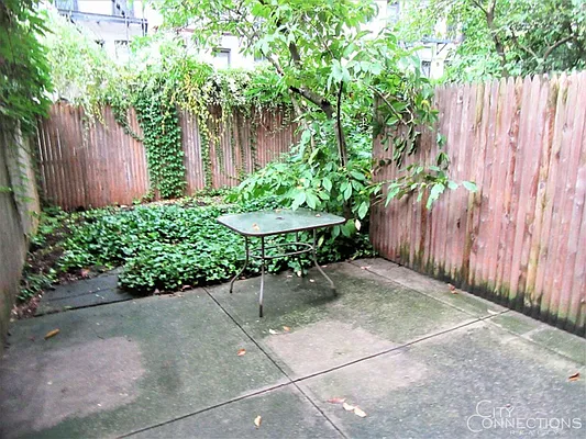 Rented by City Connections Realty | media 10