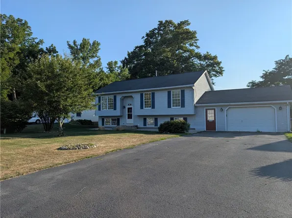 8527 Brookview Dr, Honeoye, NY 14471