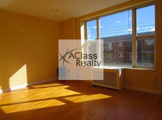2820 47th St #2F, Astoria, NY 11103