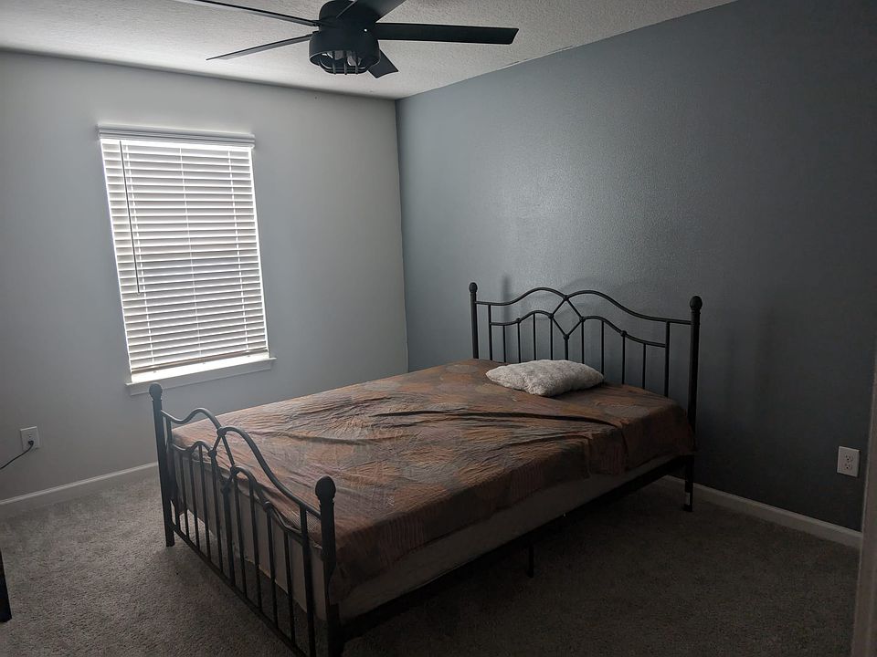 1st image of 2415 Arbor Wind Dr