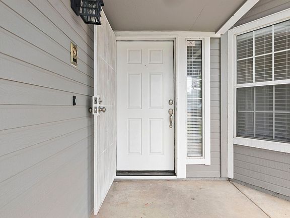 4th image of 8348 Spengler Dr