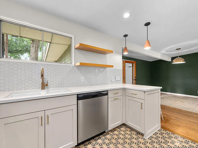 2618 Pembrook Trl — Photo 13