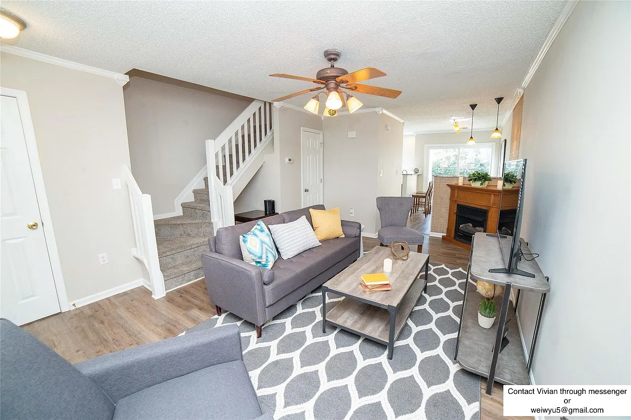 2 bed, 1.5 bath, 982 sqft, $2,200 — Photo 1