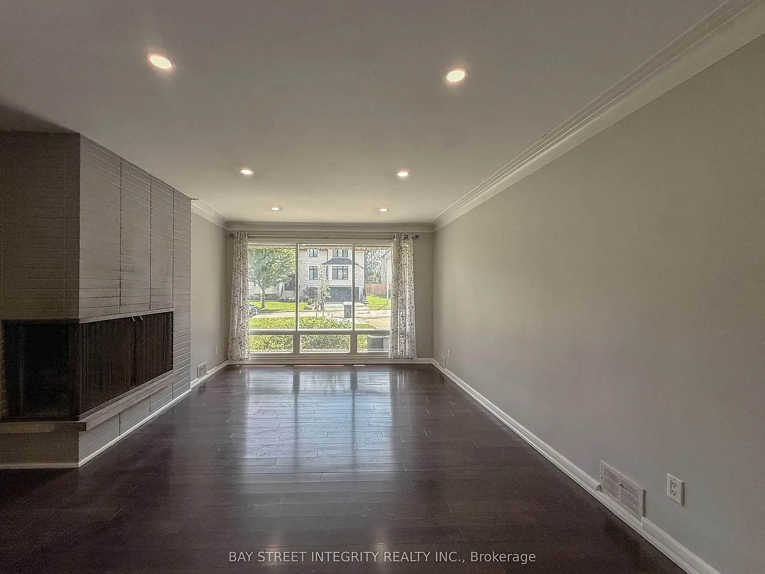 4 bed, $4,000 — Photo 3