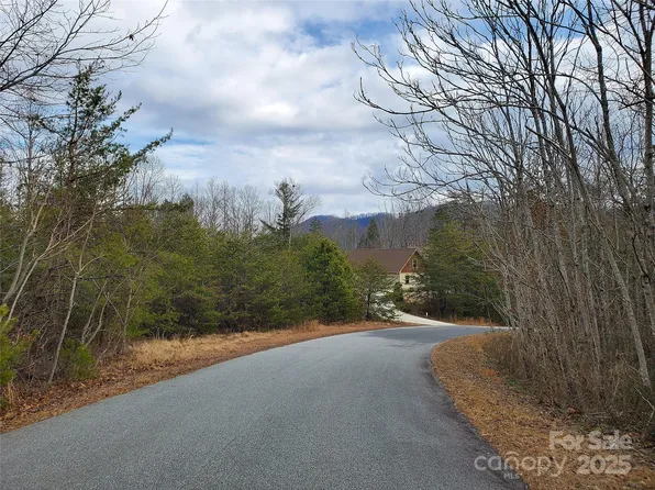 350 Summer Orchard Dr #26, Hendersonville, NC 28792