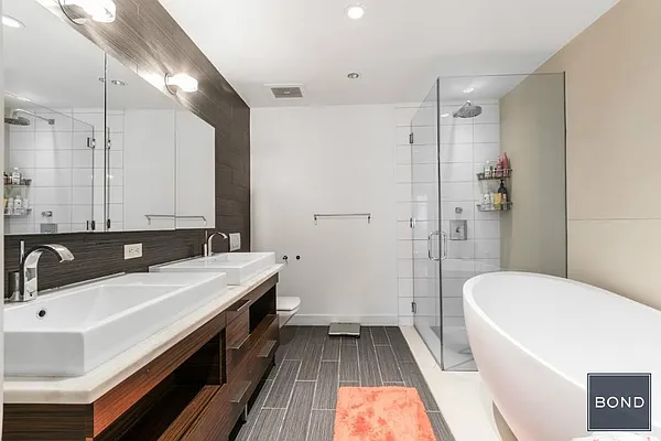 Sold by Bond New York | media 10