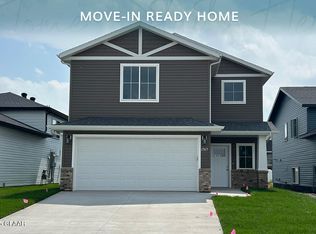 1767 41st Ave S, Grand Forks, ND 58201