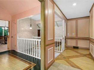 176 NE Basswood Cir, Lees Summit, MO 64064