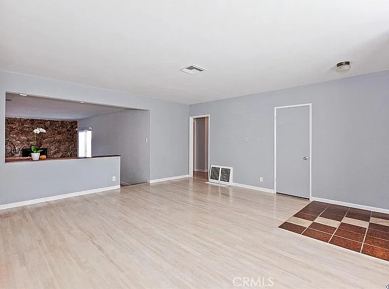 621 Price Dr — Photo 2