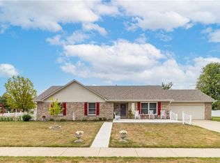 309 Lake View Dr, Greenfield, IN 46140