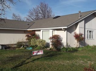 1122 E Hills Ct, Medford, OR